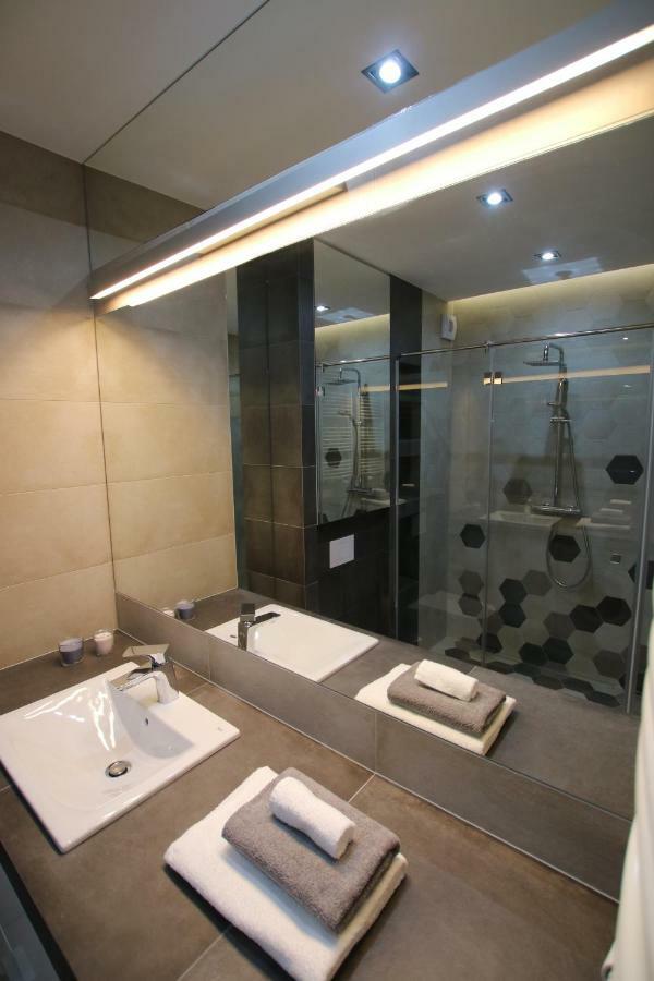 Apartament "Park Lotnikow" Kraków Exteriör bild