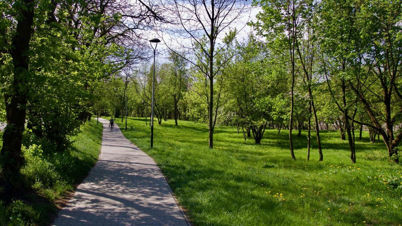 Apartament "Park Lotnikow" Kraków Exteriör bild